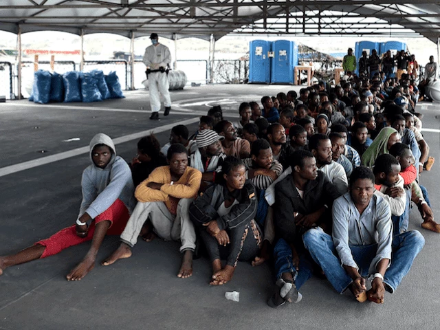 «Υγειονομική-βόμβα» οι μετανάστες στην Ελλάδα: «Κινδυνεύουν οι κάτοικοι της Ανατολικής Λέσβου» – Αύξηση του AIDS σε μετανάστες στο νησί;